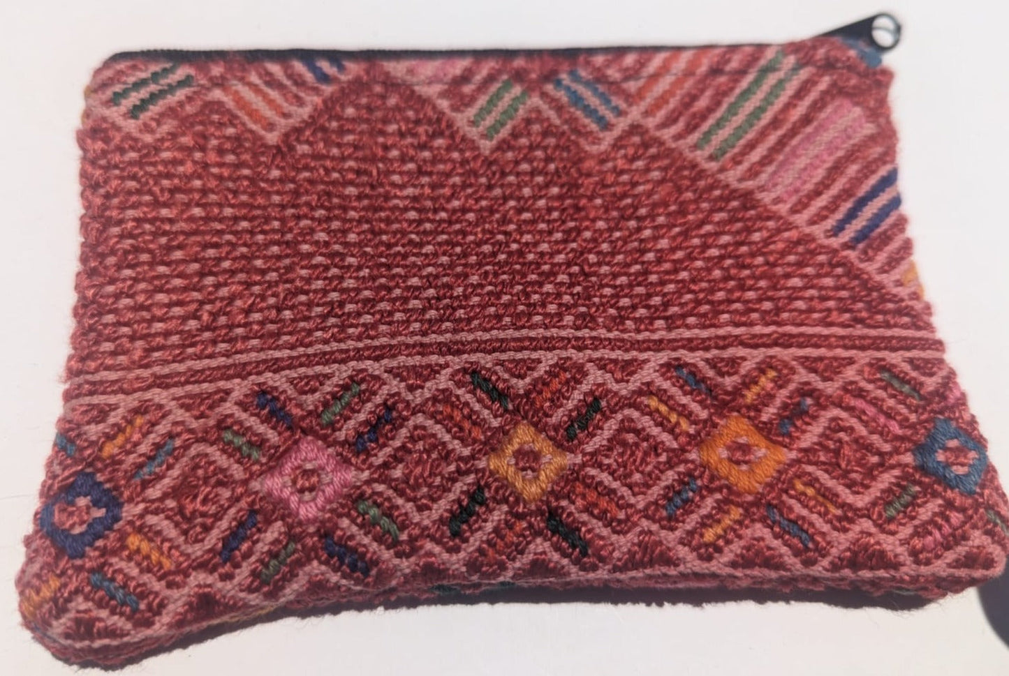 Portamonete Huipil intrecciato a mano: contenitore sostenibile ed elegante