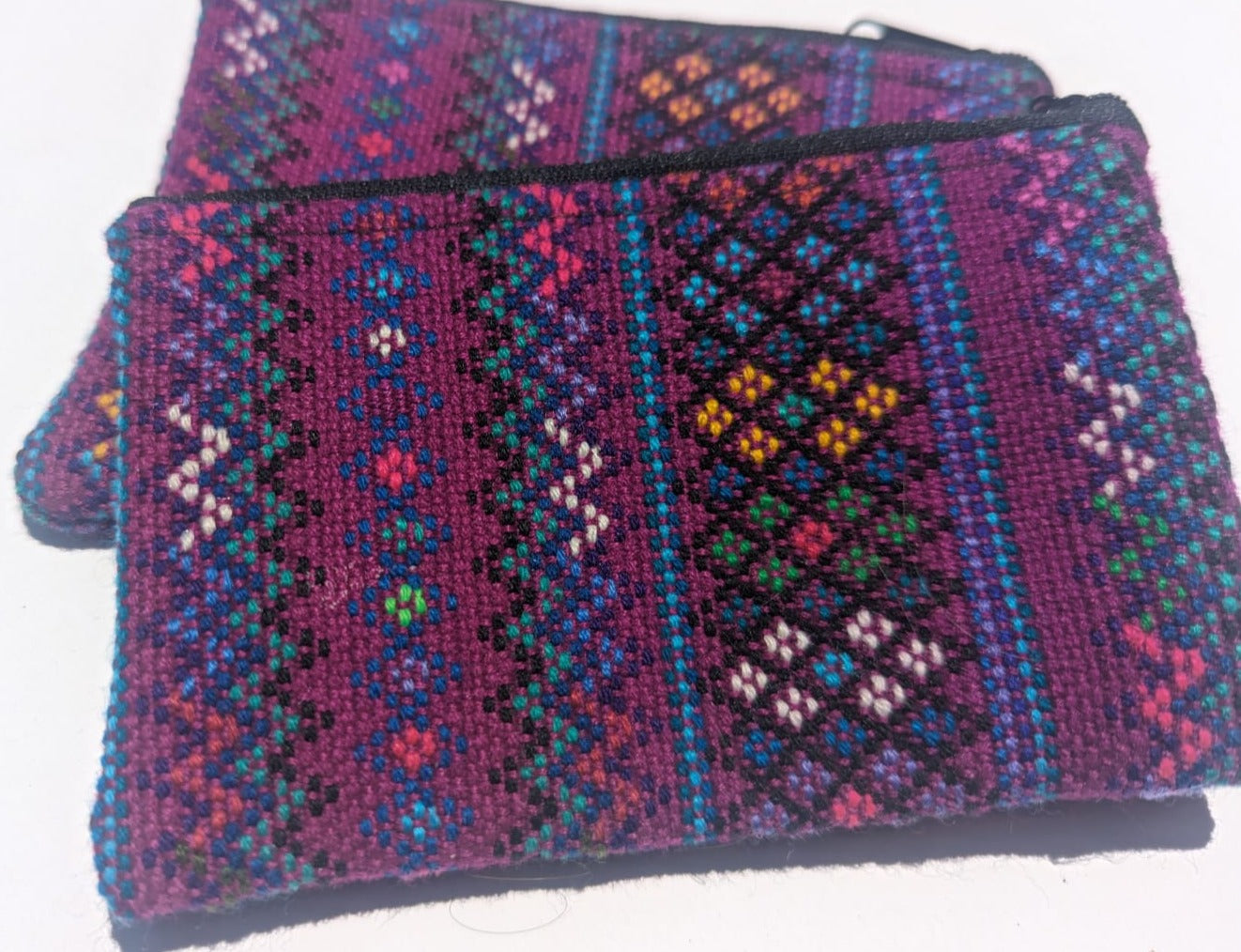 Portamonete Huipil intrecciato a mano: contenitore sostenibile ed elegante