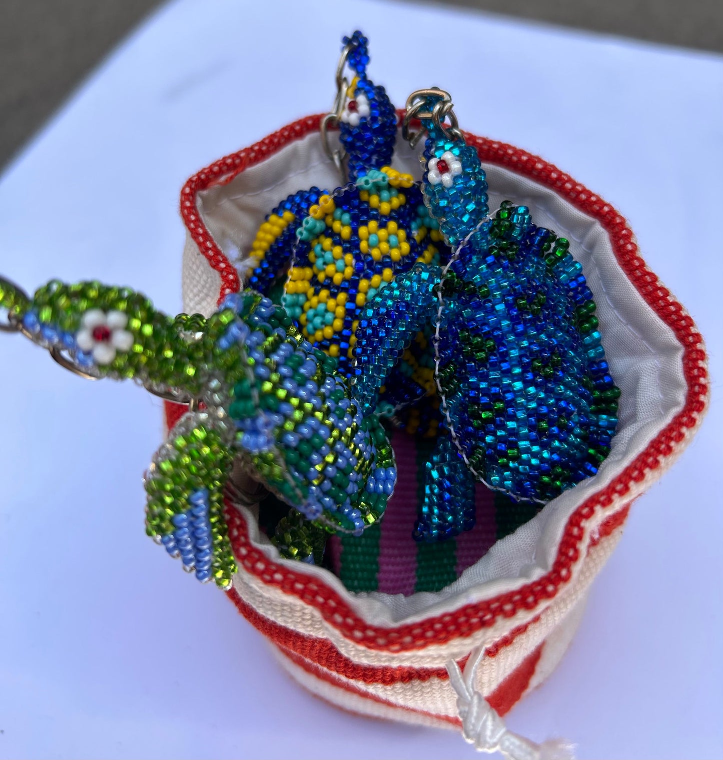 Set di portachiavi con perline fatti a mano – Collezione Tartaruga del Lago Atitlán