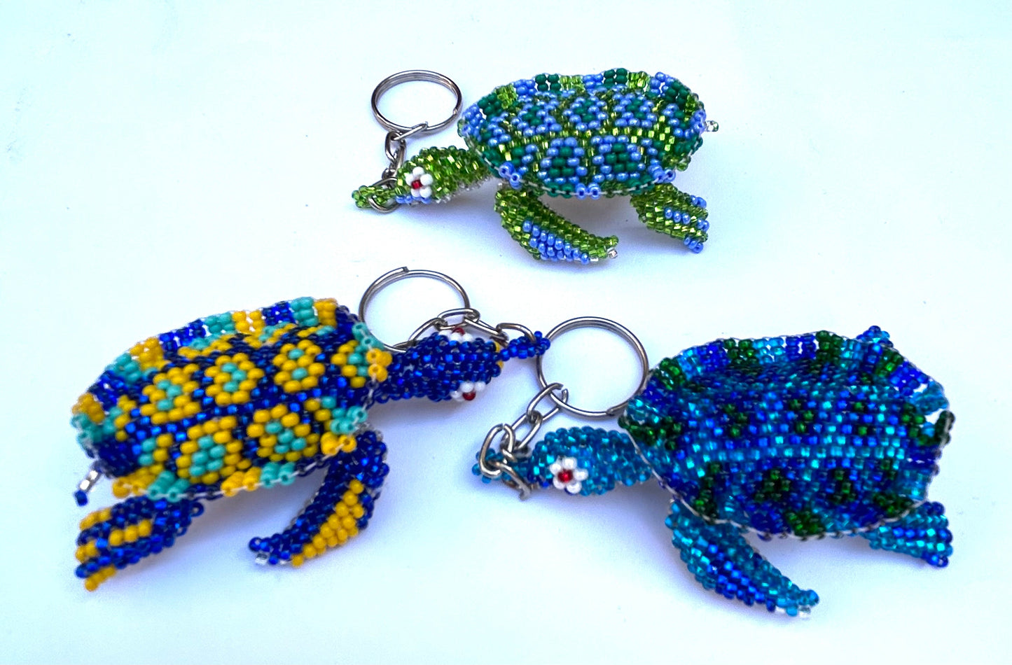 Set di portachiavi con perline fatti a mano – Collezione Tartaruga del Lago Atitlán