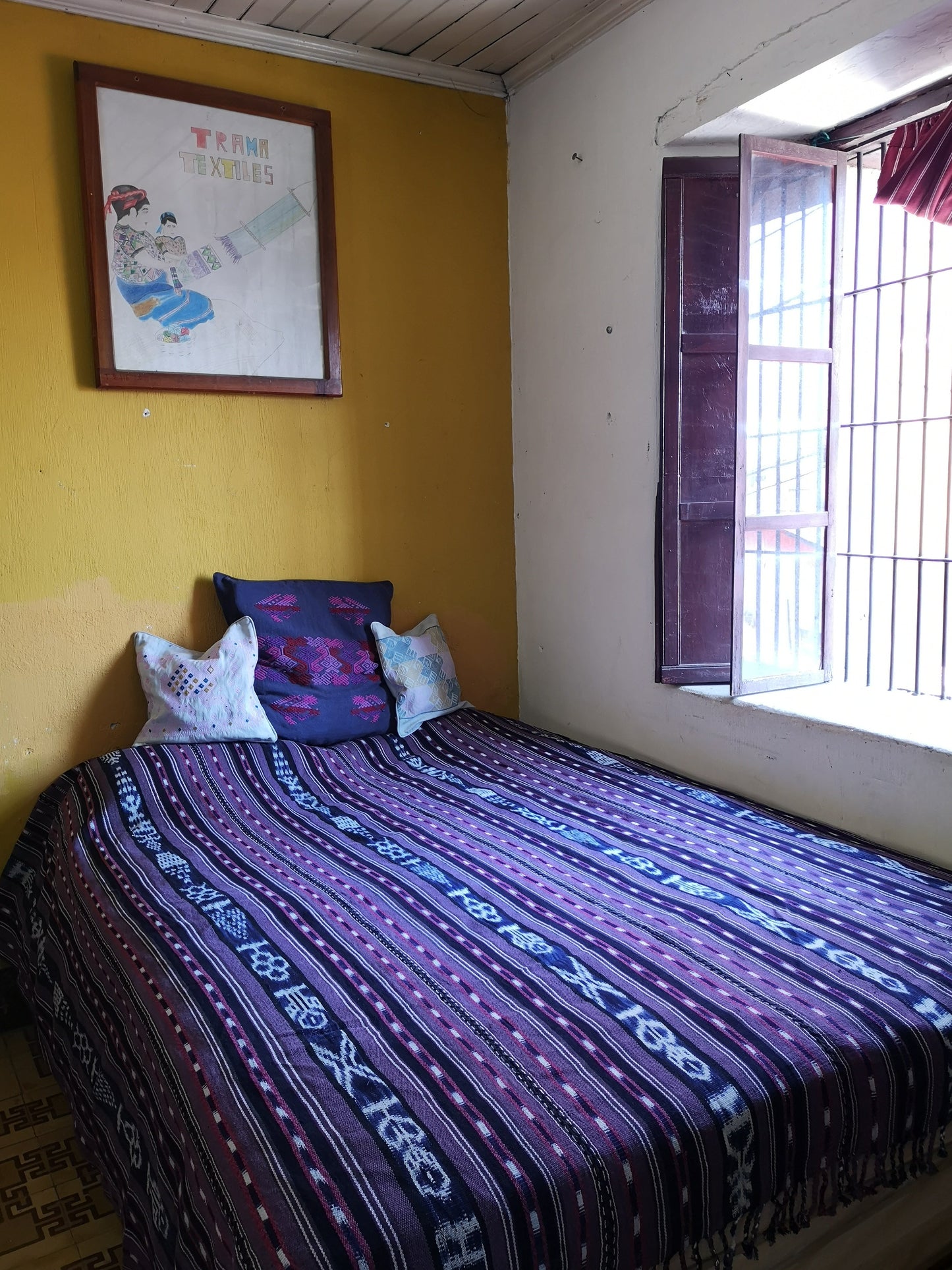Handwoven Jaspe Bed cover – Naturally dyed, thick cotton from Sololá