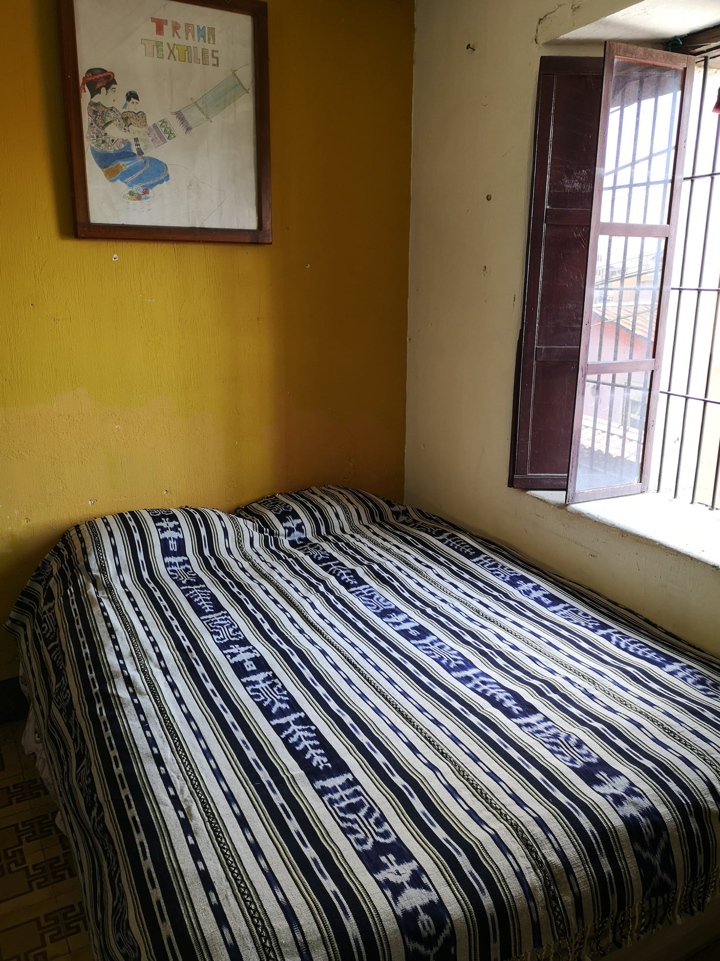 Handwoven Jaspe Bed cover – Naturally dyed, thick cotton from Sololá