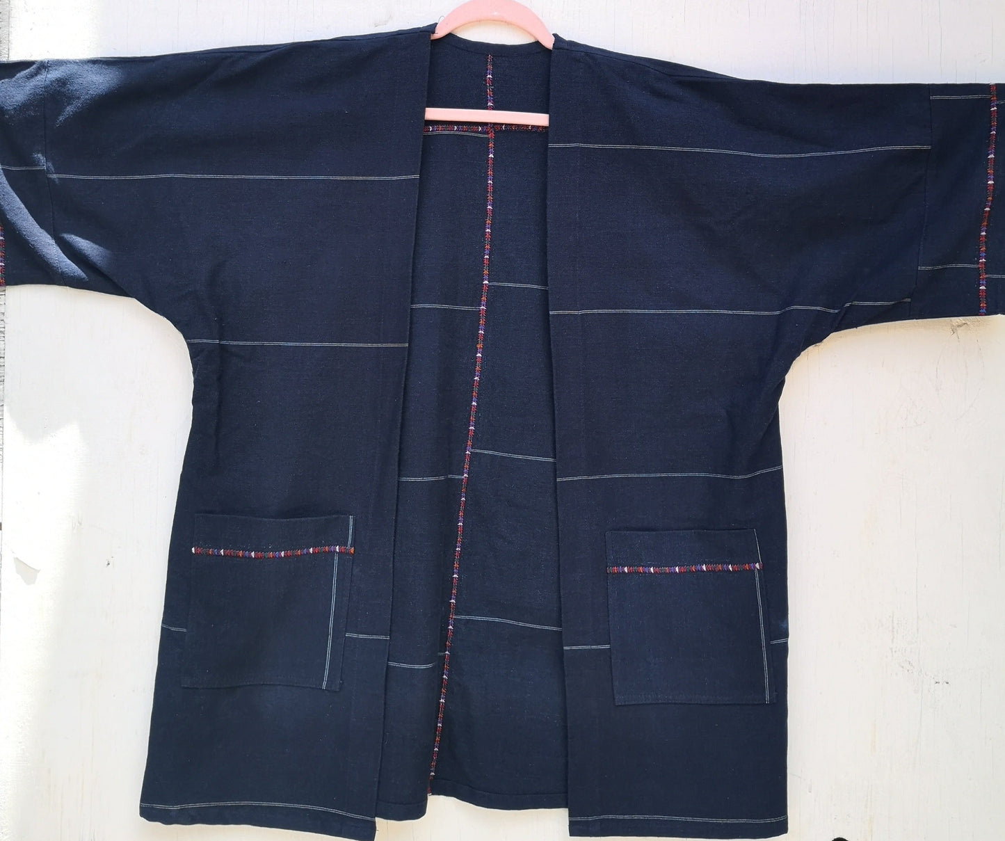 Kimono riciclato tessuto a mano: sostenibile ed elegante