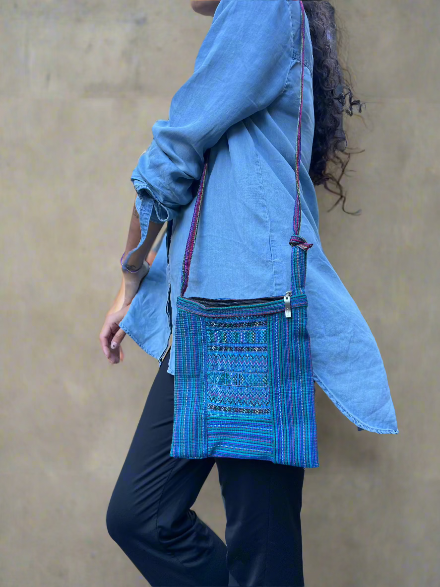 Borsa a tracolla Huipil riciclata (piccola) – Un'eredità sostenibile del Guatemala