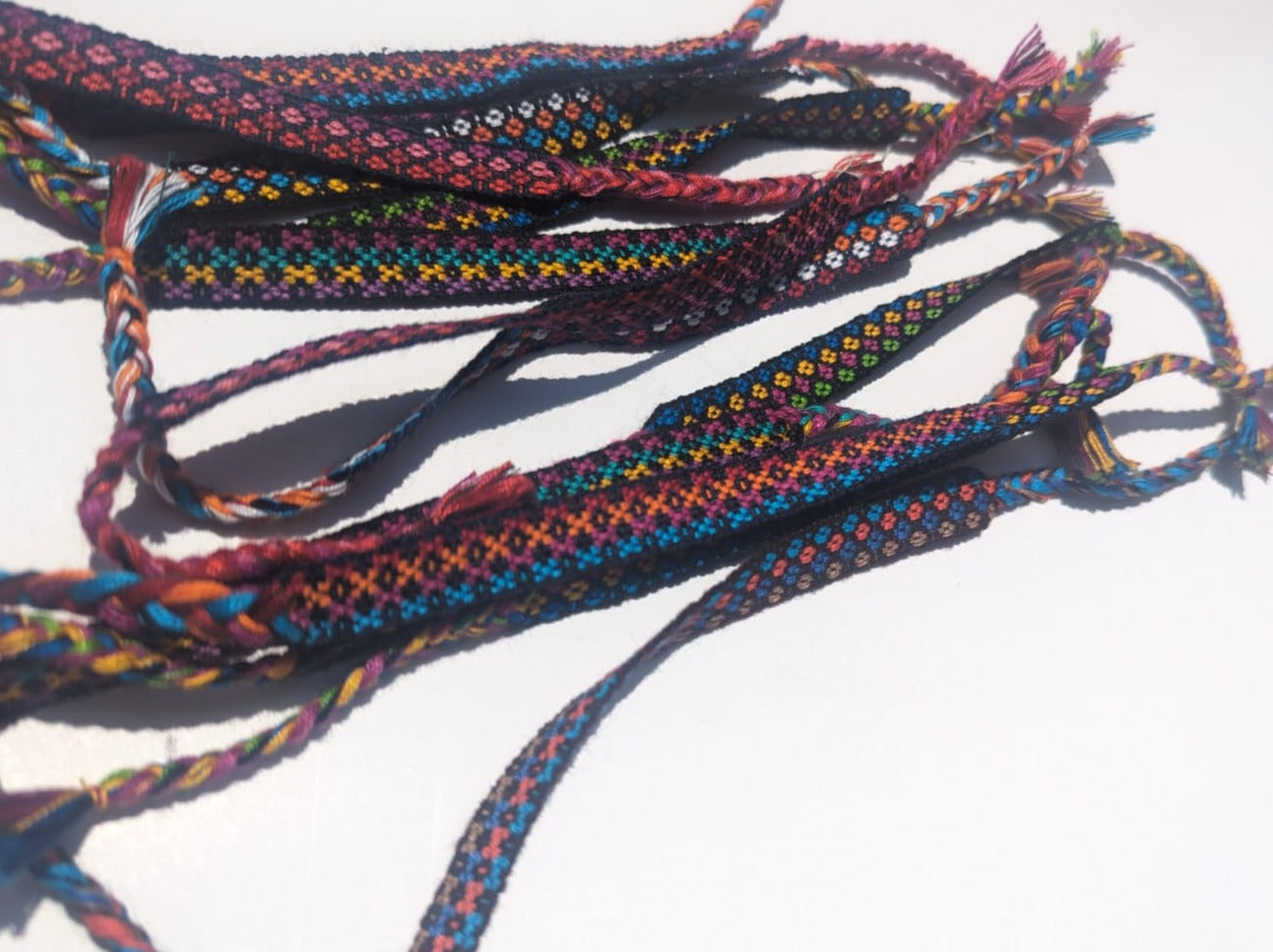 Braccialetti dell'amicizia Maya intrecciati a mano - Design artigianali unici