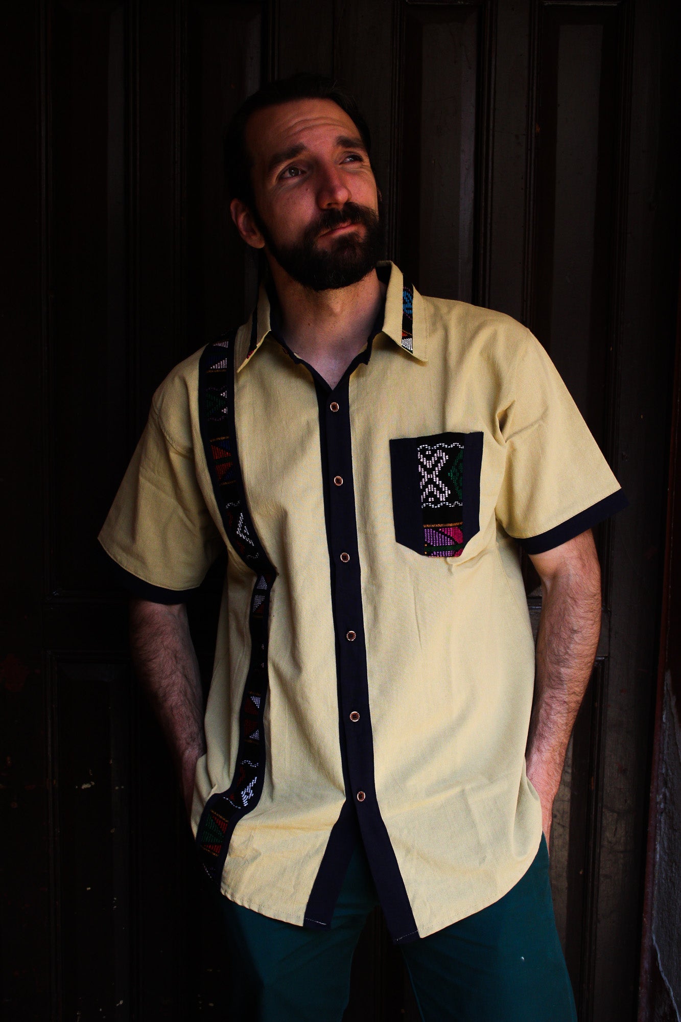 Camicie in cotone tessute a mano: comfort e stile senza tempo