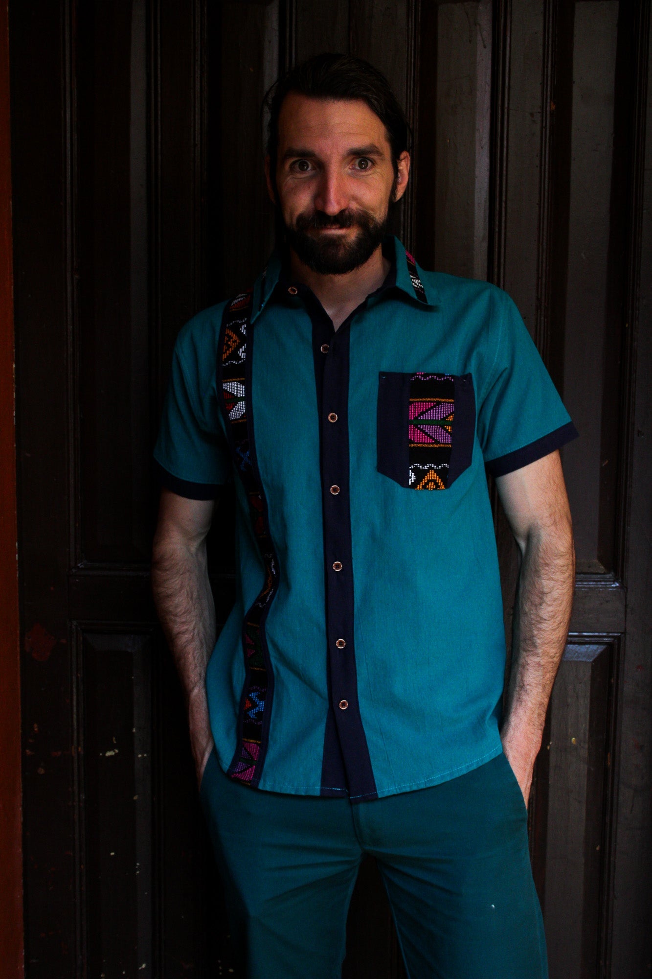 Camicie in cotone tessute a mano: comfort e stile senza tempo