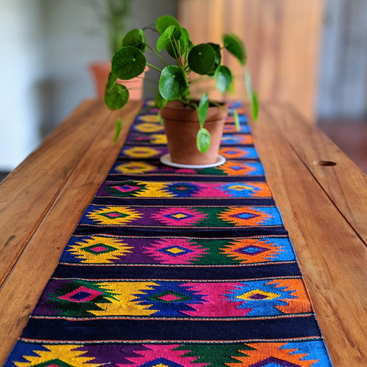 Runner da tavolo Maya Estrellas tessuto a mano – Decorazione artigianale unica