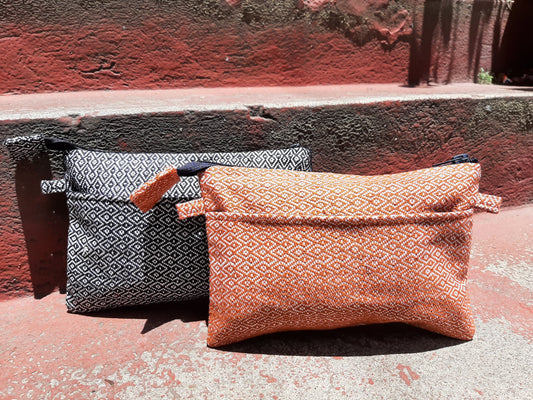 Trama Textiles - Eco-friendly clutch - Cosmic doors