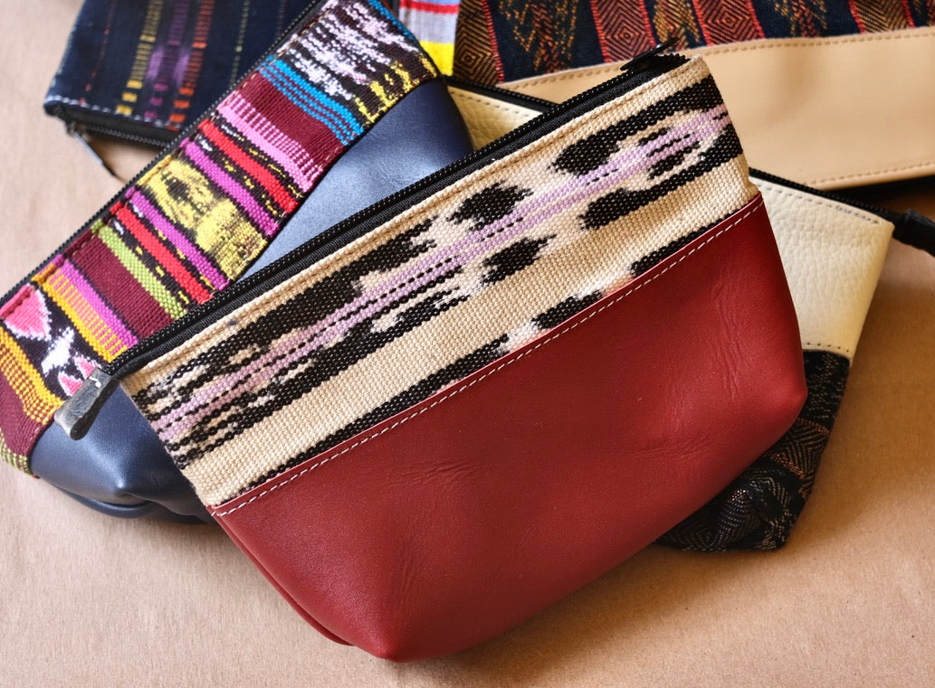 Beauty case in tessuto e pelle intrecciati a mano: una fusione di tessitura Maya e lavorazione tradizionale della pelle