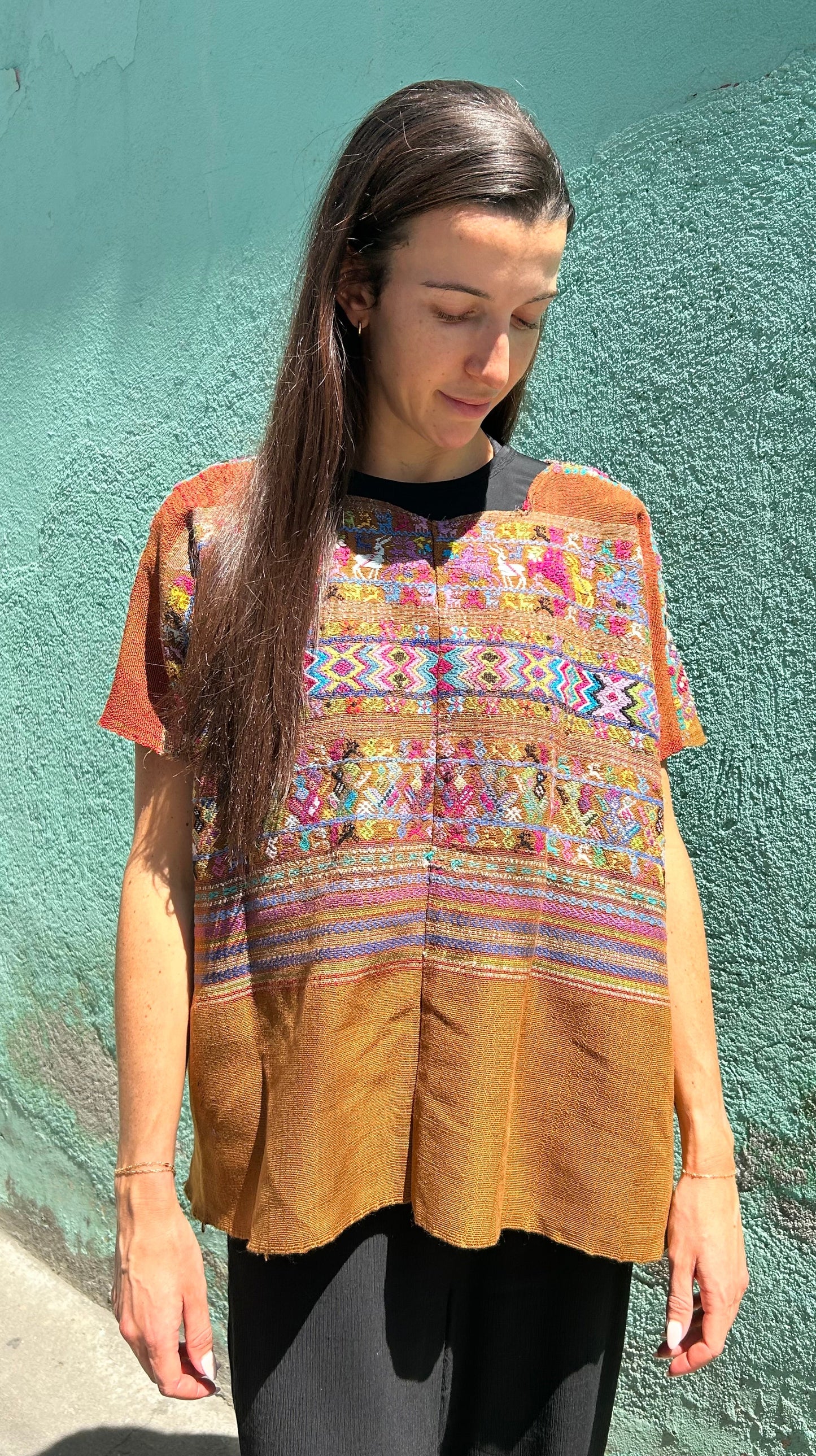 Huipil tessuto a mano – Eleganza tradizionale Maya