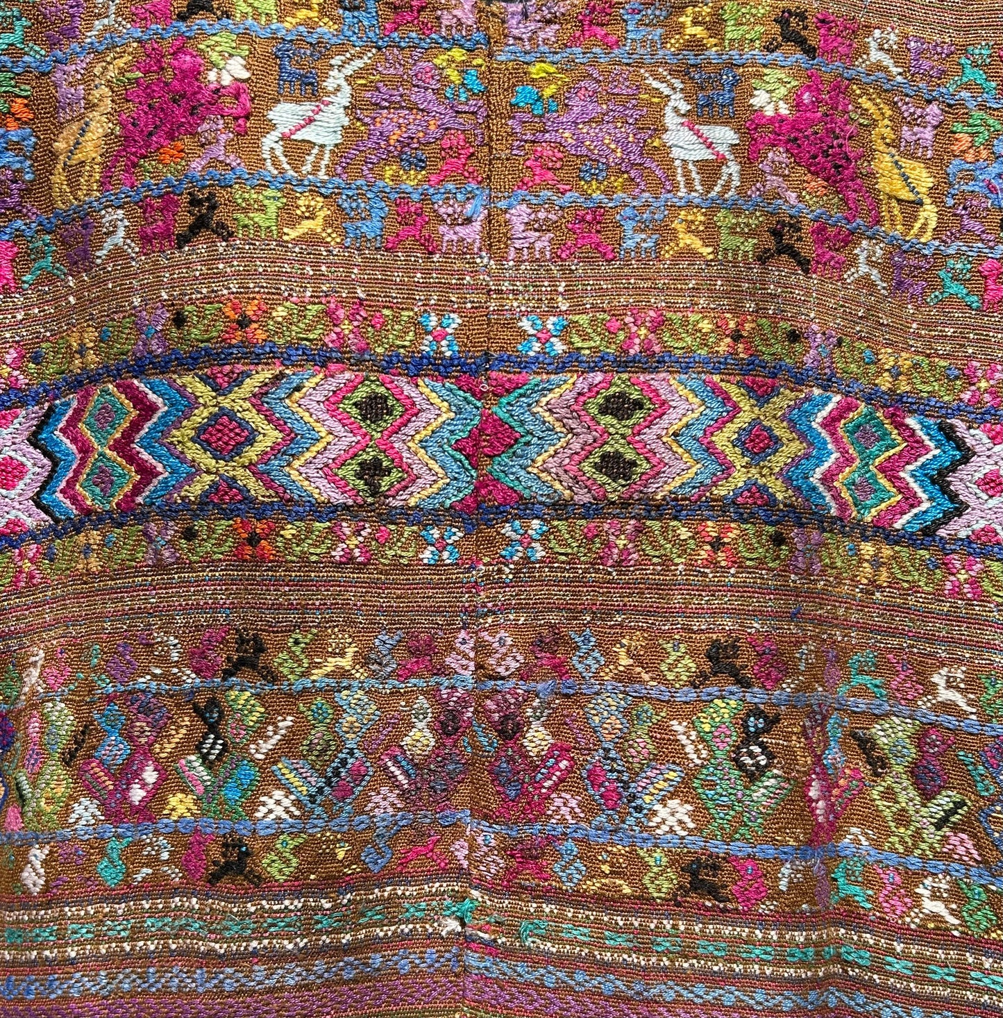 Huipil tessuto a mano – Eleganza tradizionale Maya