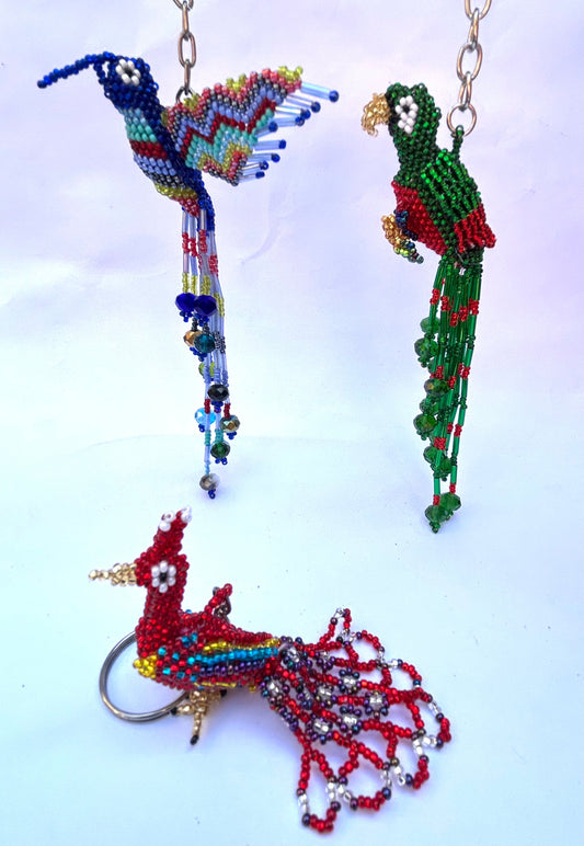 Set di portachiavi con perline fatti a mano – Uccelli tropicali del lago Atitlán