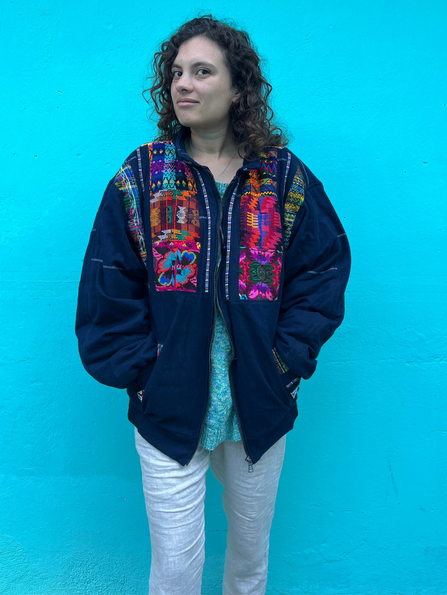Giacca Corte guatemalteca tessuta a mano – Moda etica e sostenibile