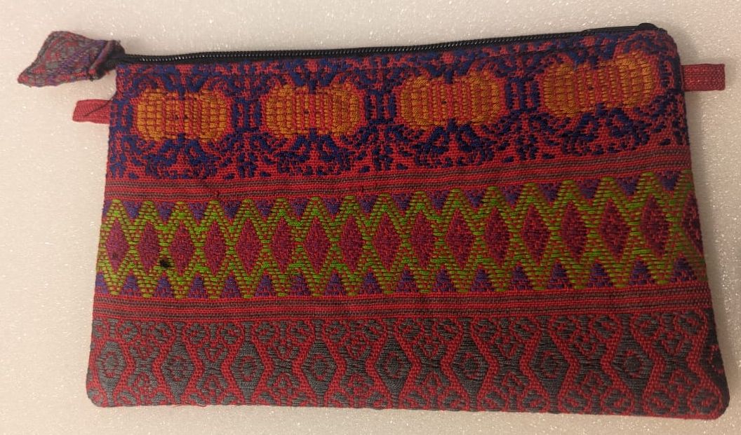 Culebrado Huipil Clutch – Borsa in tessuto Maya riciclato