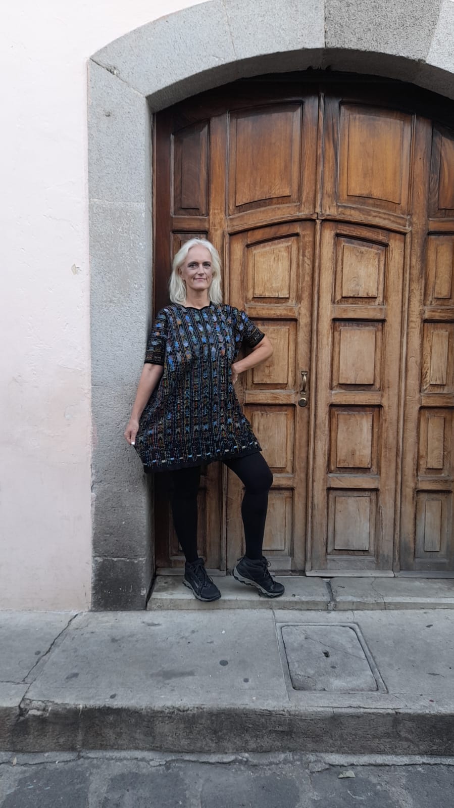 Top Huipil tessuto a mano - Tradizionale tessitura Maya con telaio a cinghia posteriore