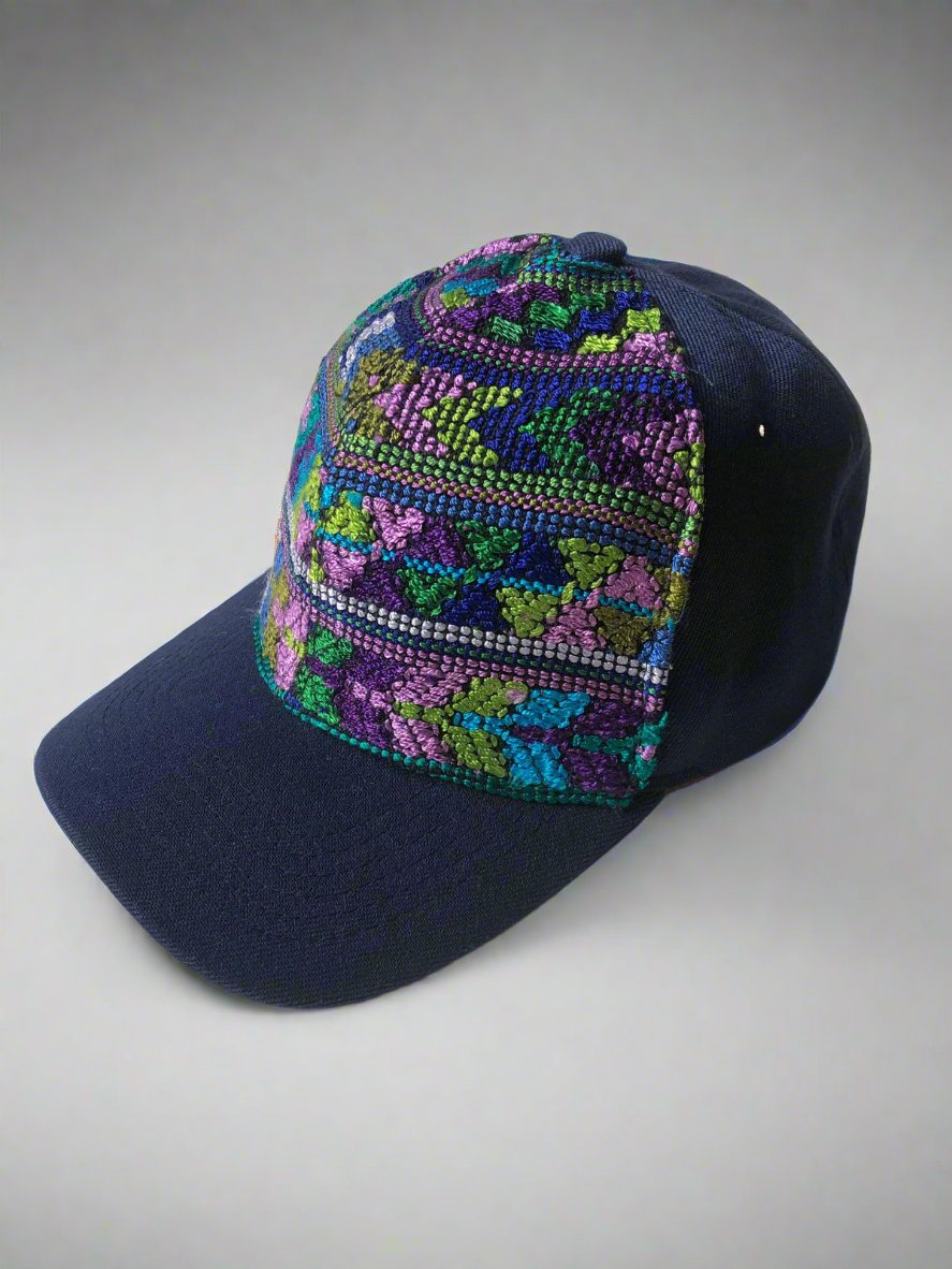 Cappellino blu navy riciclato – Fatto a mano con tessuti Maya