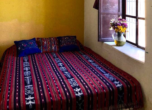 Handwoven Jaspe Bed cover – Naturally dyed, thick cotton from Sololá